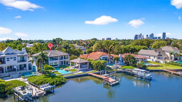 460 COFFEE POT RIVIERA NE, St Petersburg, FL 33704