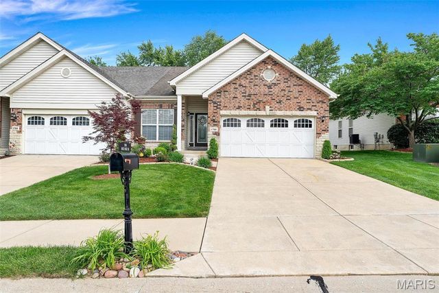 1708 Moss Rock Drive, St Charles, MO 63303
