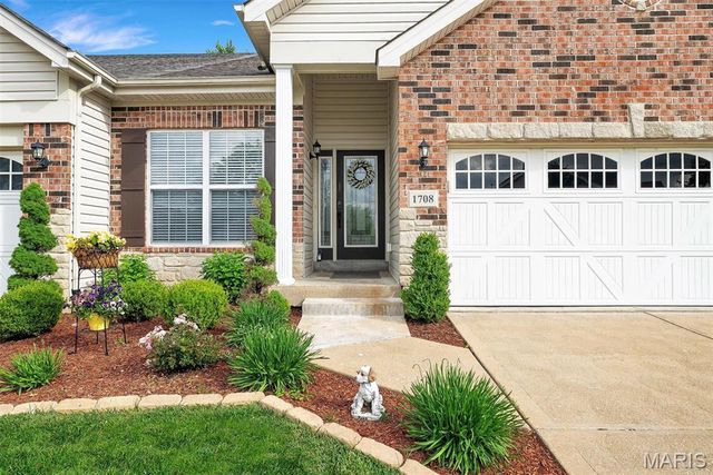 1708 Moss Rock Drive, St Charles, MO 63303