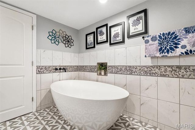 1708 Moss Rock Drive, St Charles, MO 63303