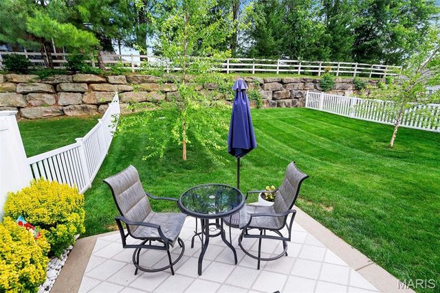 1708 Moss Rock Drive, St Charles, MO 63303