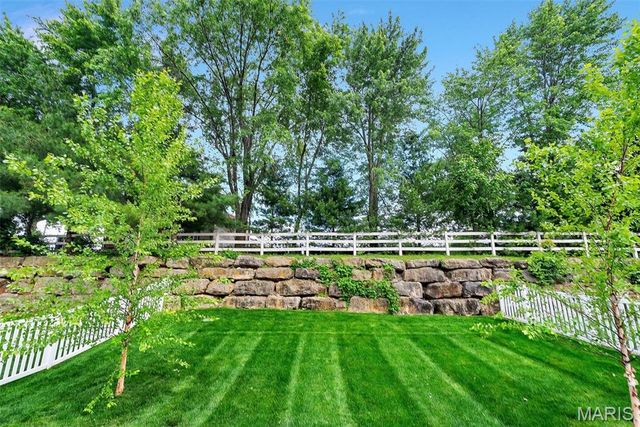 1708 Moss Rock Drive, St Charles, MO 63303