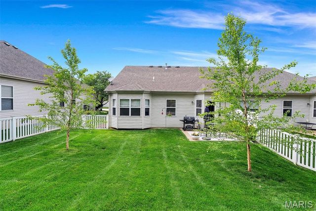 1708 Moss Rock Drive, St Charles, MO 63303