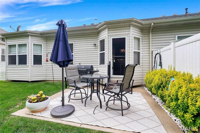 1708 Moss Rock Drive, St Charles, MO 63303