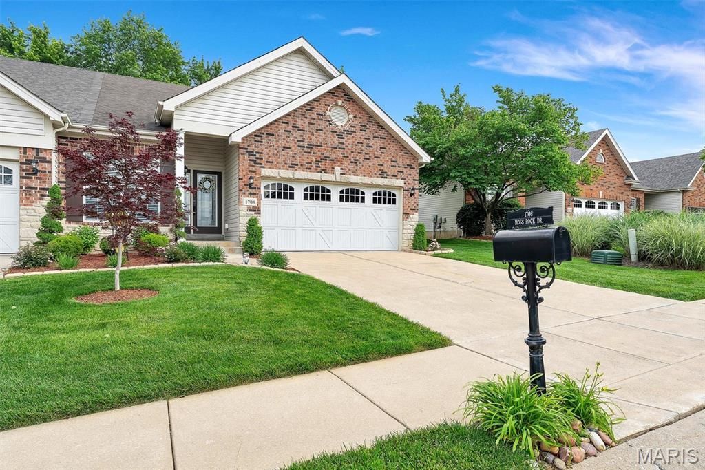 1708 Moss Rock Drive, St Charles, MO 63303