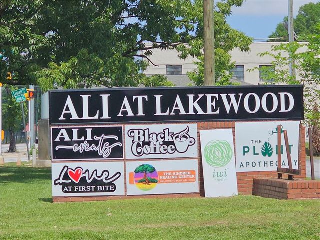 571 Hancock SE Drive, Atlanta, GA 30354