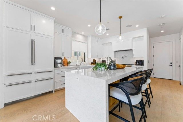 206 Apolena Avenue, Newport Beach, CA 92662