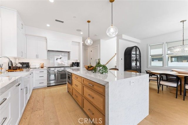 206 Apolena Avenue, Newport Beach, CA 92662