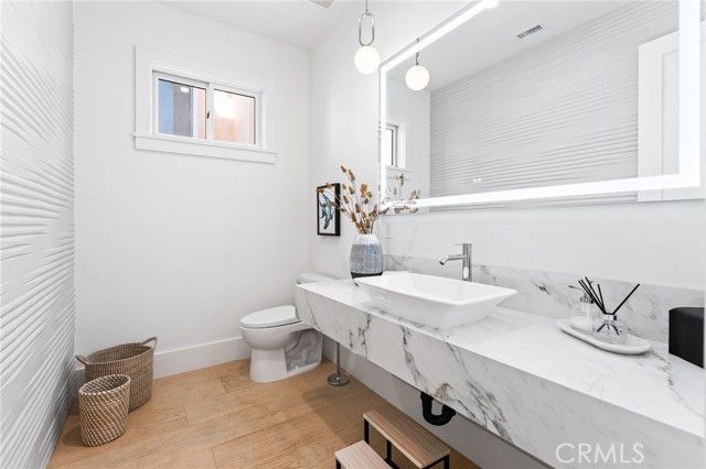 206 Apolena Avenue, Newport Beach, CA 92662