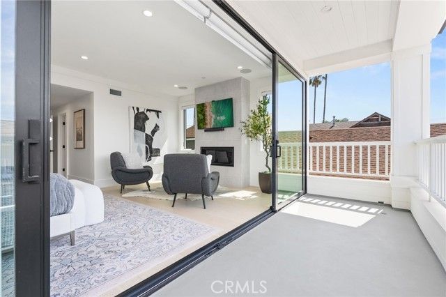 206 Apolena Avenue, Newport Beach, CA 92662