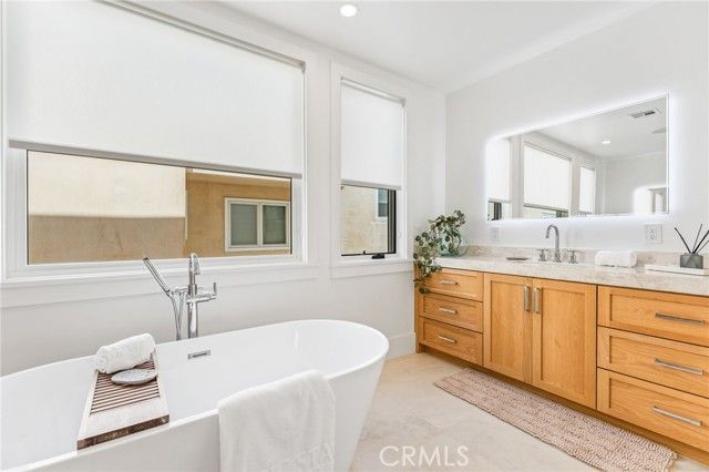 206 Apolena Avenue, Newport Beach, CA 92662