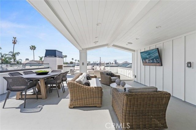 206 Apolena Avenue, Newport Beach, CA 92662