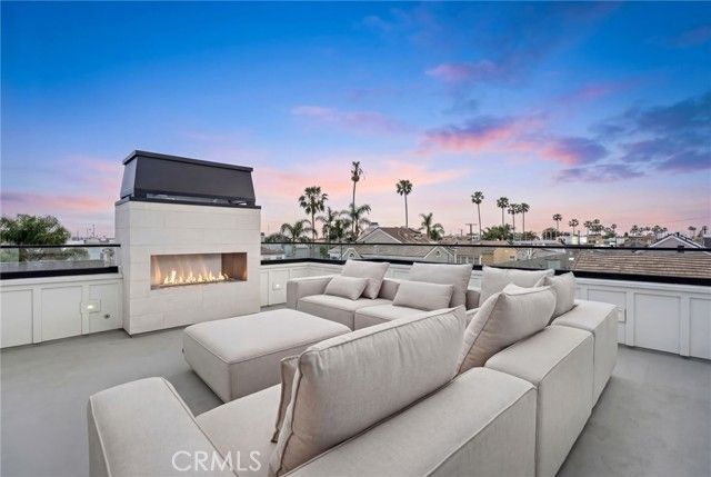 206 Apolena Avenue, Newport Beach, CA 92662