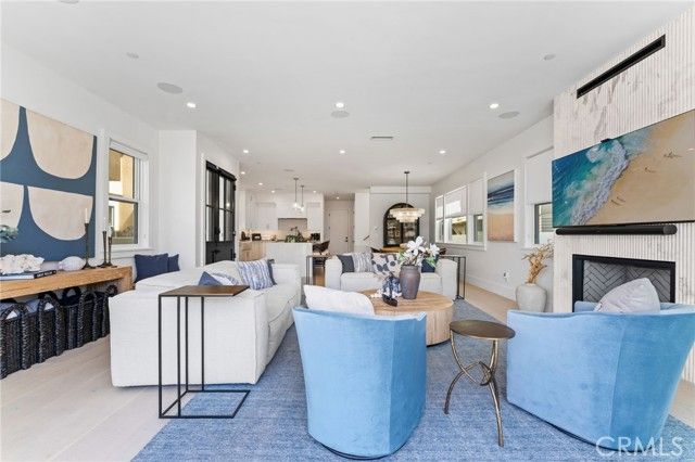 206 Apolena Avenue, Newport Beach, CA 92662