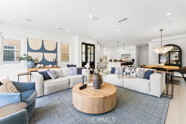 206 Apolena Avenue, Newport Beach, CA 92662