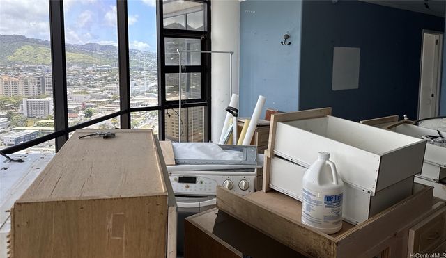 930 Kaheka Street 3004, Honolulu, HI 96814