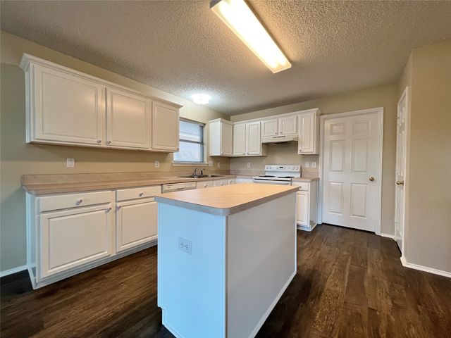 4021 Busch Gardens Drive, Fort Worth, TX 76123