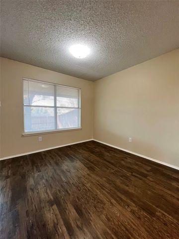 4021 Busch Gardens Drive, Fort Worth, TX 76123