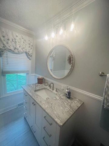 1365 Lilac LN, Salem, VA 24153