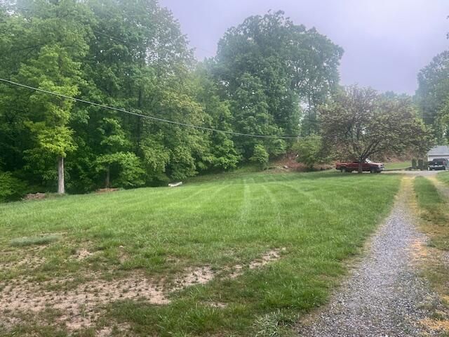 1365 Lilac LN, Salem, VA 24153