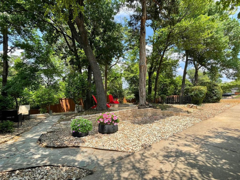 1223 N Tyler Street, Dallas, TX 75208