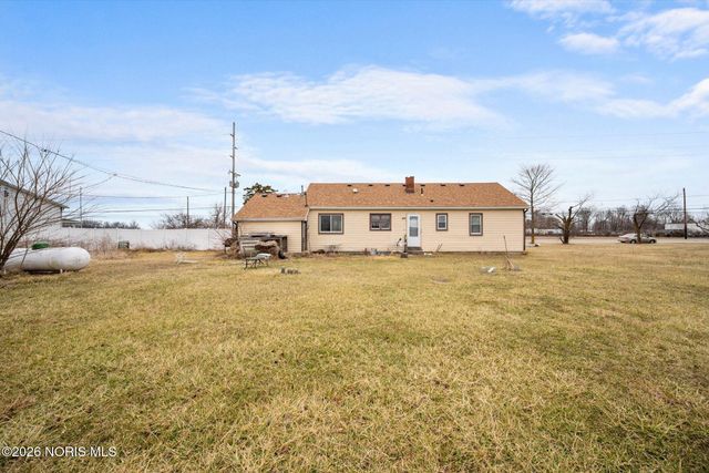 21682 County Road 51, Genoa, OH 43430