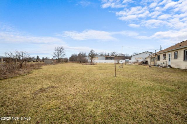 21682 County Road 51, Genoa, OH 43430