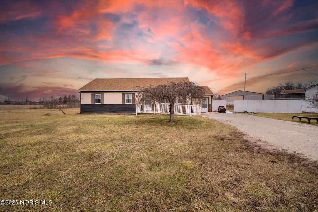 21682 County Road 51, Genoa, OH 43430