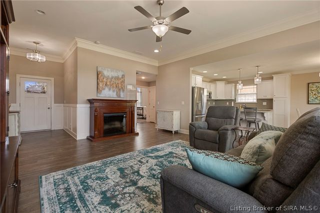 4423 Venice Way, Sellersburg, IN 47172