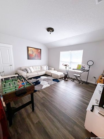 3834 Glenloch, Converse, TX 78109