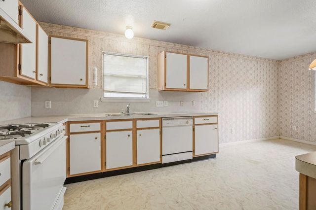 1723 Oak Ridge Drive, Kemah, TX 77565