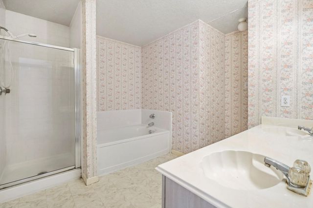 1723 Oak Ridge Drive, Kemah, TX 77565