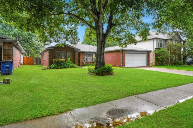 1723 Oak Ridge Drive, Kemah, TX 77565