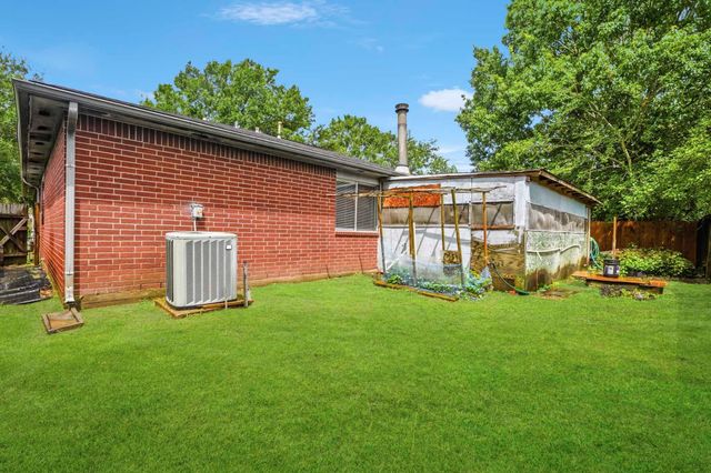 1723 Oak Ridge Drive, Kemah, TX 77565