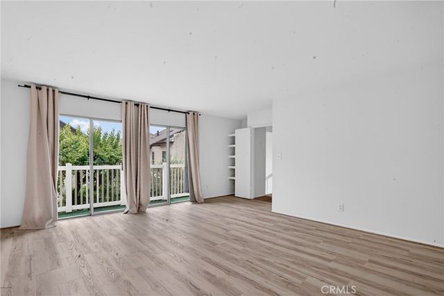 5267 Coldwater Canyon Ave B, Sherman Oaks, CA 91401