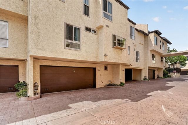 5267 Coldwater Canyon Ave B, Sherman Oaks, CA 91401