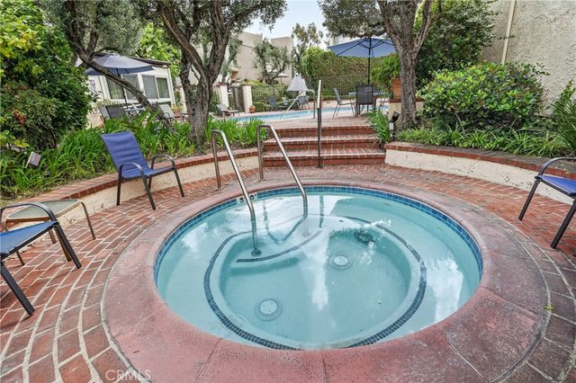 5267 Coldwater Canyon Ave B, Sherman Oaks, CA 91401