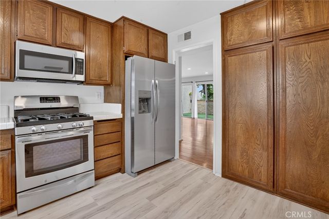 5267 Coldwater Canyon Ave B, Sherman Oaks, CA 91401