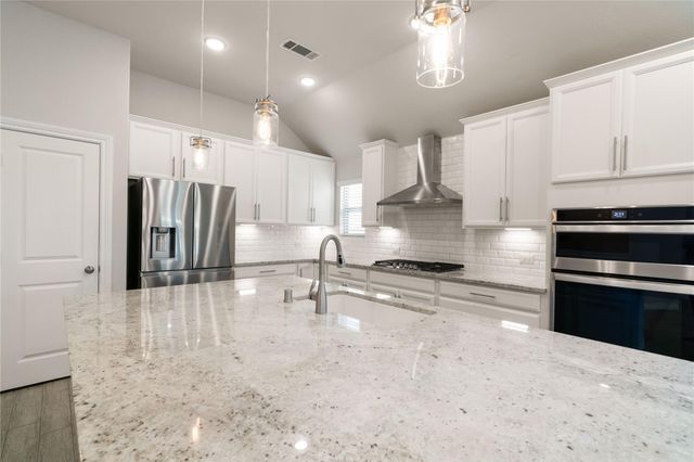 67 Pioneer Canyon Place, Tomball, TX 77375