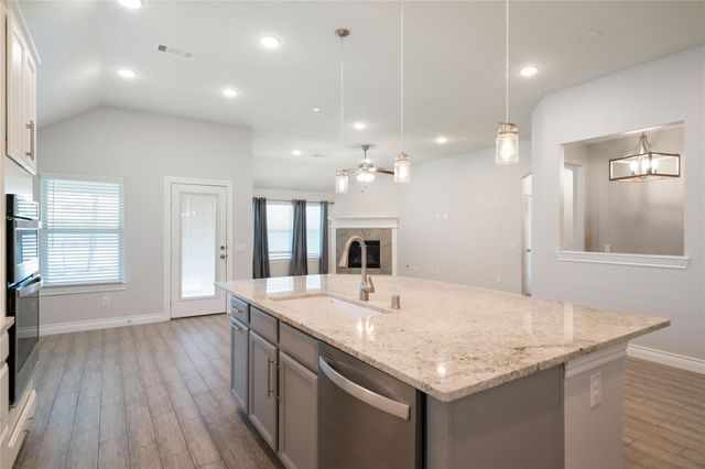 67 Pioneer Canyon Place, Tomball, TX 77375