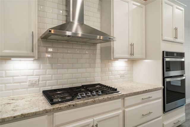 67 Pioneer Canyon Place, Tomball, TX 77375