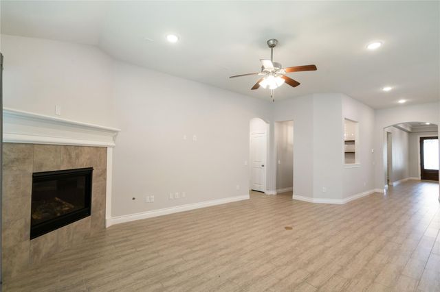 67 Pioneer Canyon Place, Tomball, TX 77375