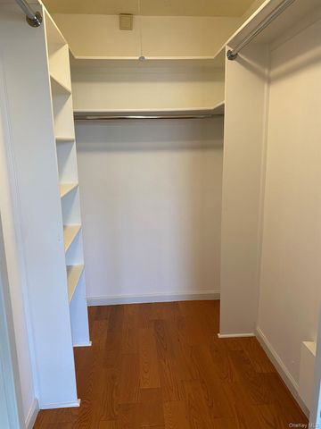 15 Stewart Place 10E, White Plains, NY 10603