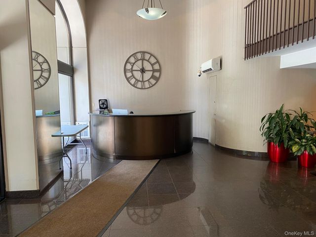 15 Stewart Place 10E, White Plains, NY 10603