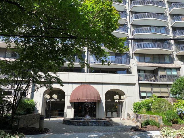 15 Stewart Place 10E, White Plains, NY 10603