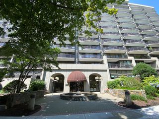 15 Stewart Place 10E, White Plains, NY 10603