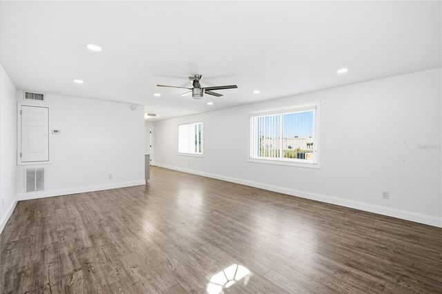 939 OAKFIELD DRIVE, Brandon, FL 33511