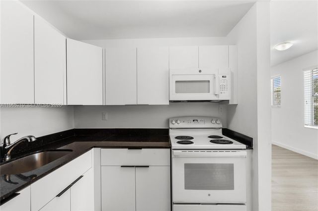 1502 Jefferson Ave 202, Miami Beach, FL 33139