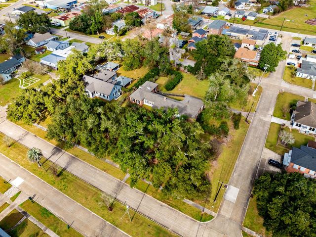 325 Crescent Boulevard, Houma, LA 70360