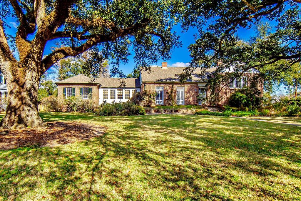 325 Crescent Boulevard, Houma, LA 70360